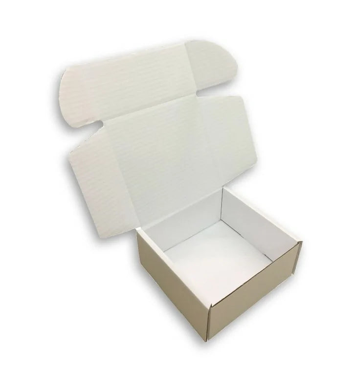 Premium white mailing box