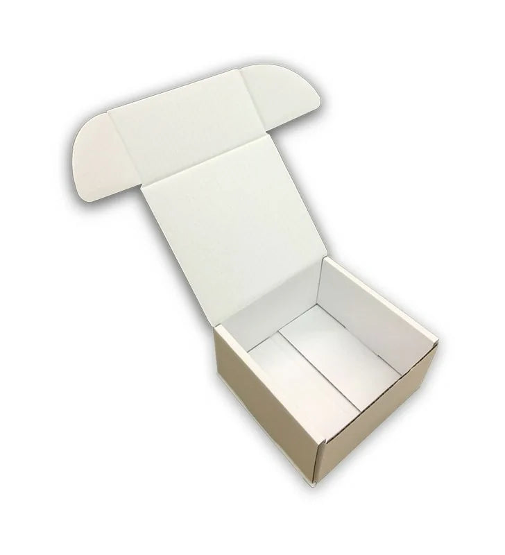Premium white mailing box